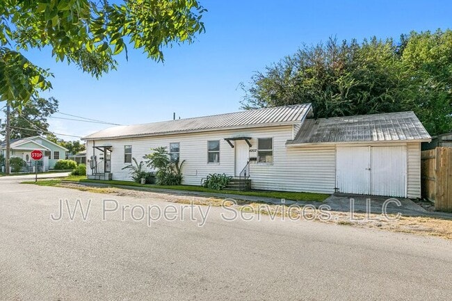 Building Photo - 4200-4202 5th St Rental