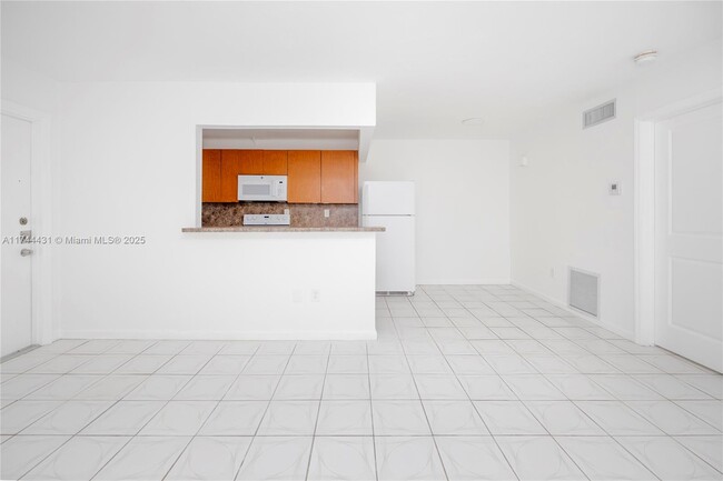 Photo - 1060 NE 78th St Apartamento Unidad 8