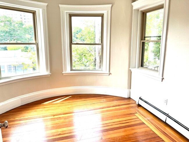 Building Photo - 22 Boston St Unit 4