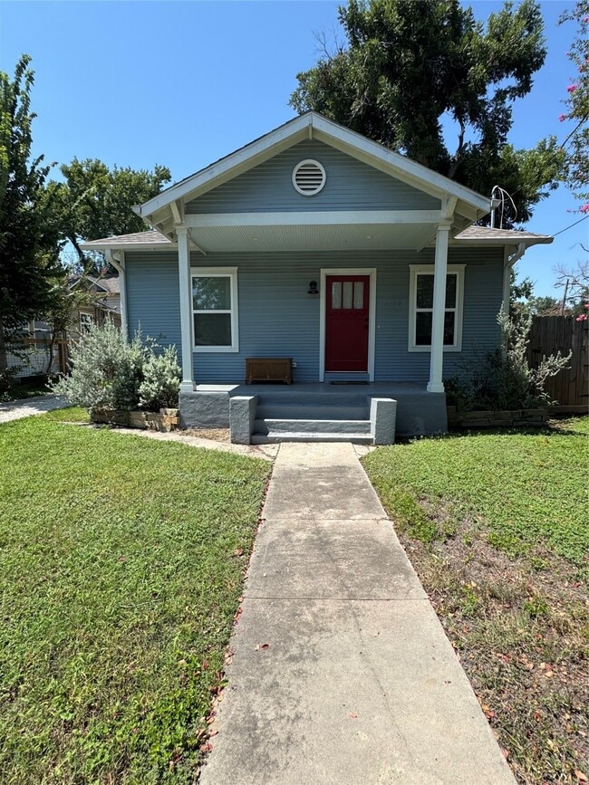 Photo - 2715 Cochran St