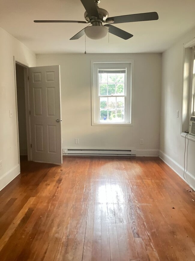Photo - 1803 E Sixth #9