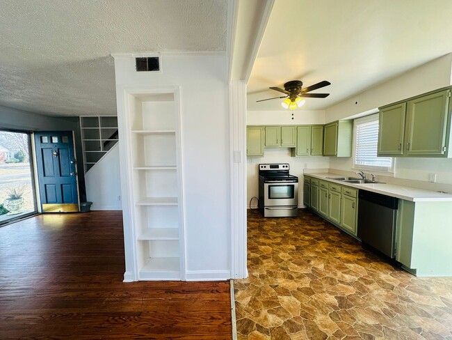 Photo - Spacious and stylish home in a prime Louisville location!