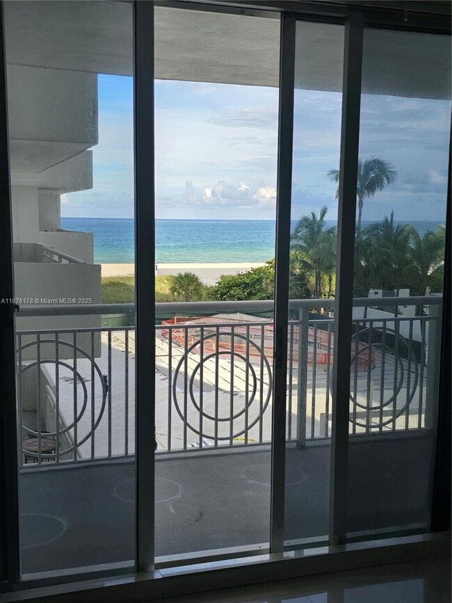 Photo - 5825 Collins Ave Unit J4