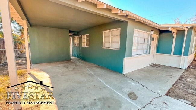 Photo - 2703 Center St