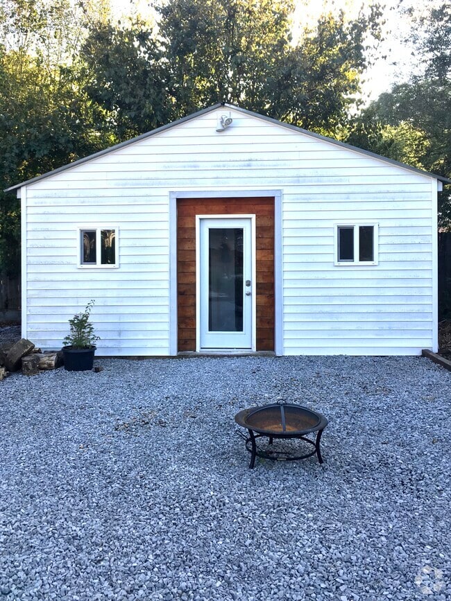 Building Photo - 1236 Sunnymeade Dr Unit A Rental