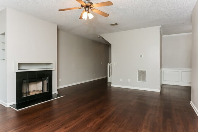 182 Stillwood Dr