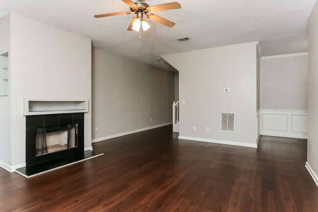 Photo - 182 Stillwood Dr