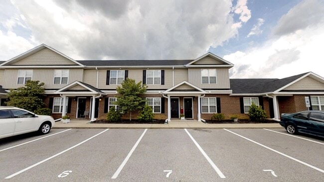 Building Photo - 307 Family Lodge Dr