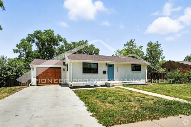 Building Photo - Charming Home with Central AC and Fenced Yard