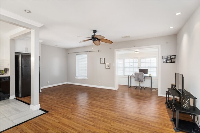 Photo - 2824 Briarhurst Dr Unit 14