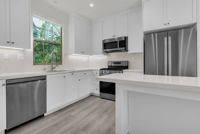 Photo - 711 Spring Gdn