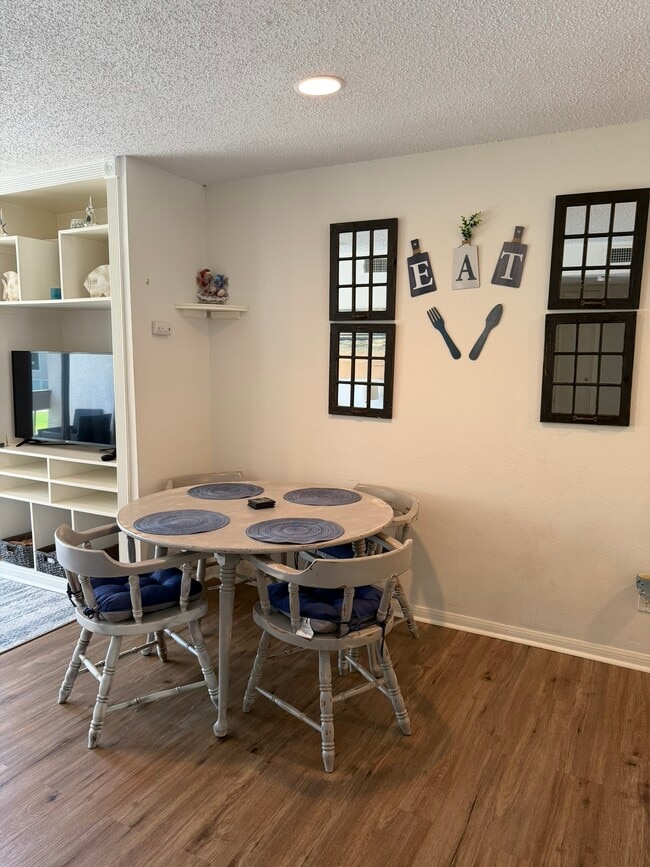 Photo - 12100 Melville Dr Unidad 616