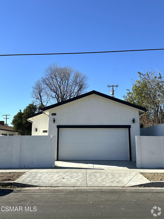 Building Photo - 8515 Vanalden Ave Rental