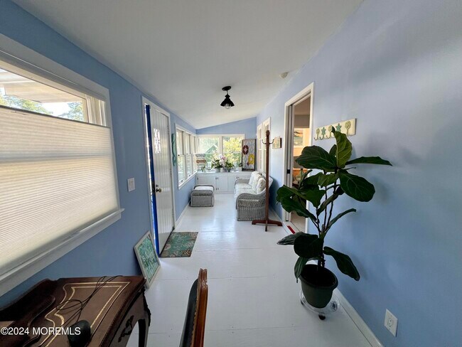 Photo - 509 Riverwood Park