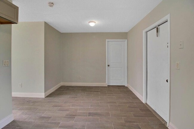 Building Photo - 3080 Martin Ave Rental