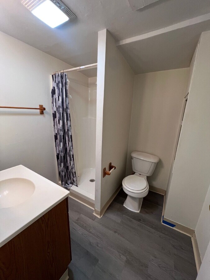 Photo - "Charming 1-Bedroom Retreat in Forsyth – Your Cozy Oasis Awaits!" Unit 5
