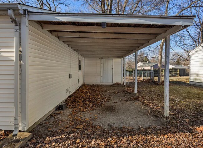 Photo - 1902 Meadow Dr