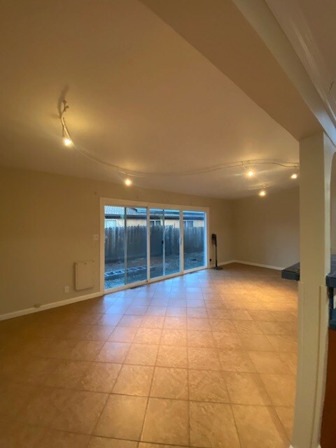 Photo - 447 W 2nd St