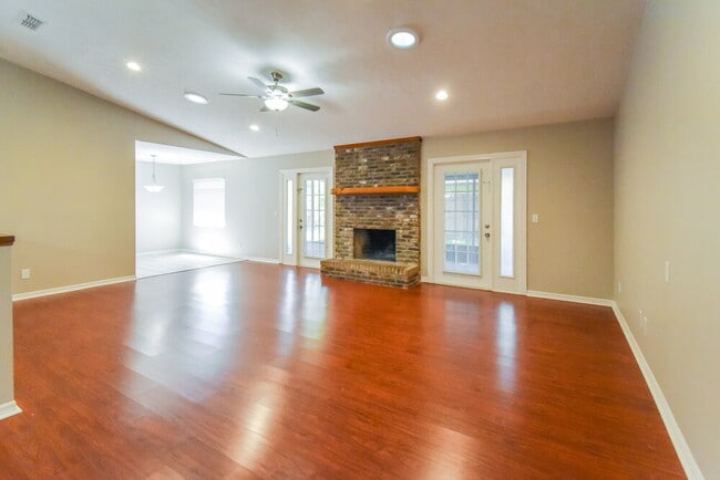 Photo - 704 Orchis Way