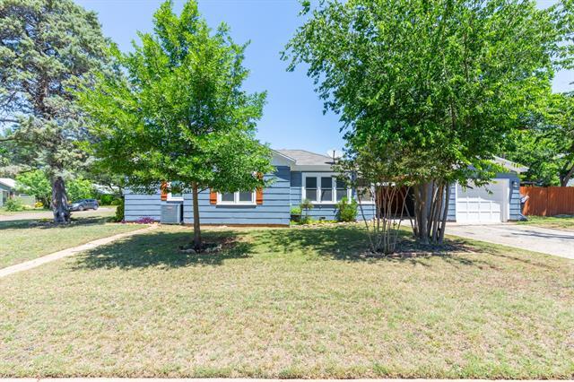 Photo - 1357 Santos St