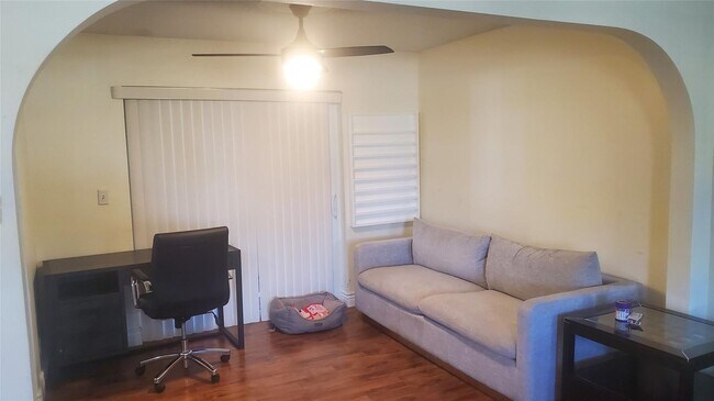 Photo - 616 SE 8th Ave