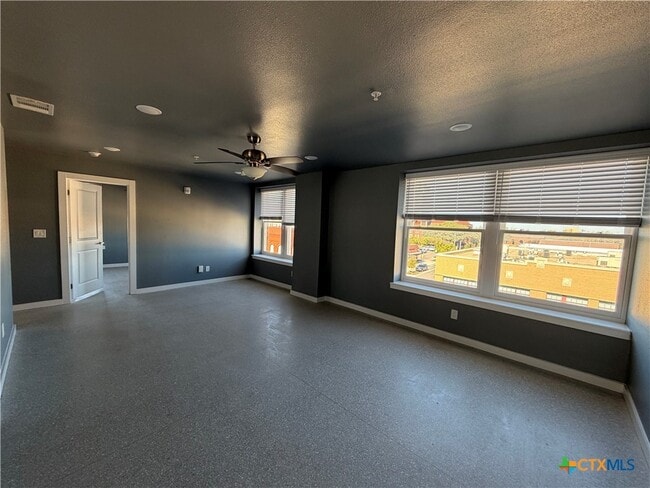 Photo - 103 E Central Ave