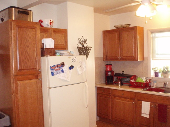 Photo - 702 Lindley St