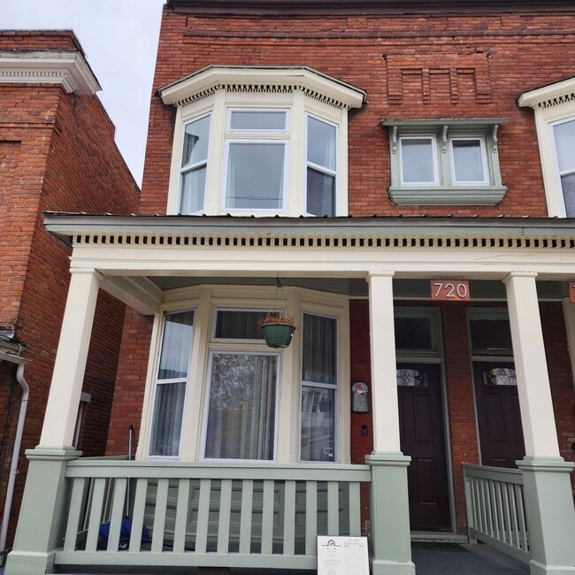 Building Photo - 720-722 W Granite Unit 720 West Granite