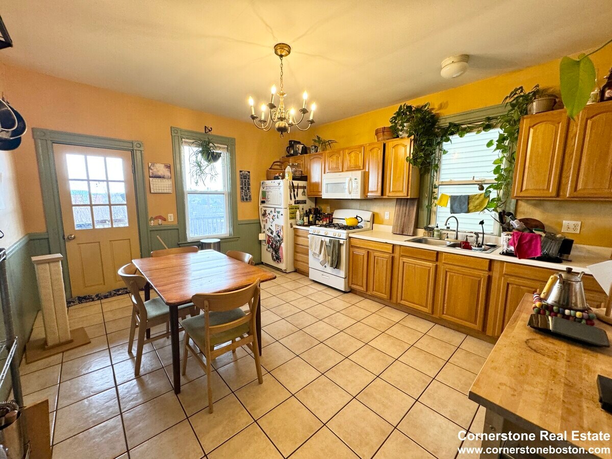 Photo - 16 Fisher Ave Unit 3