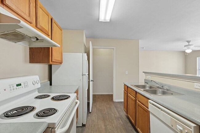 Ironwood Crossing Apartments & Townhomes