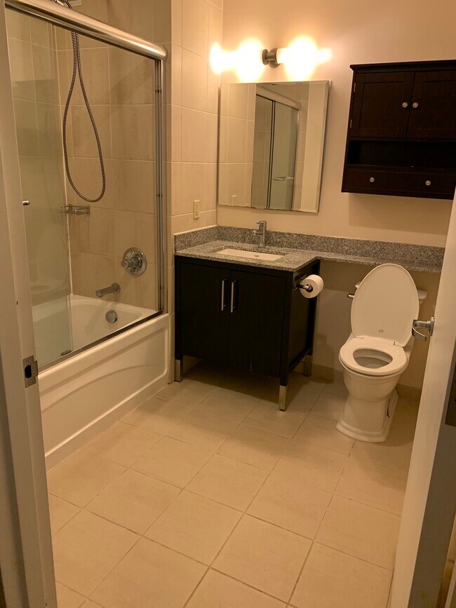 Photo - 1 Shore Ln Unidad 605