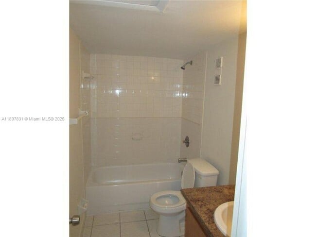 Photo - 10000 NW 80th Ct Unidad 2309