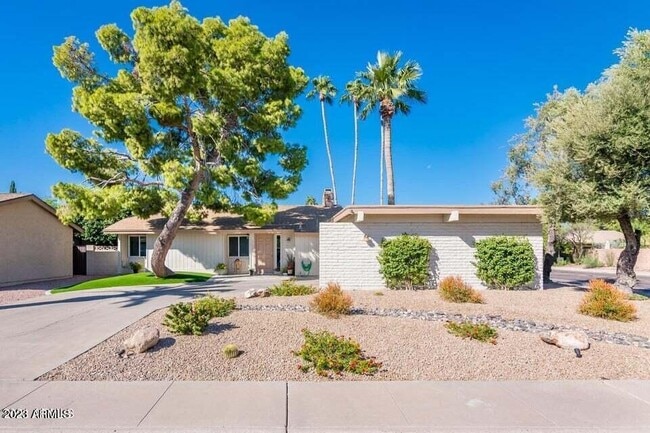 Building Photo - 7526 Via De Ln