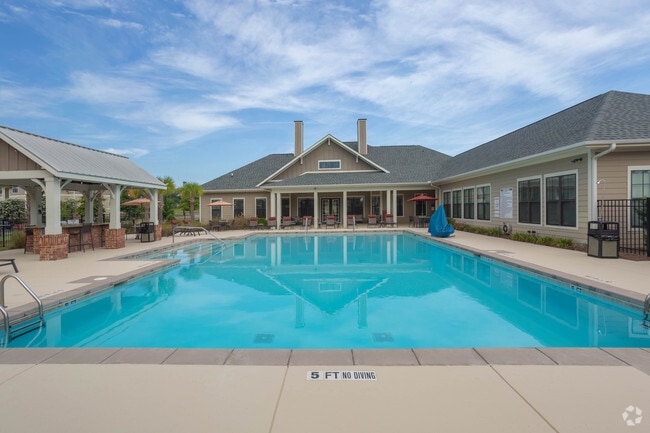 Photo - Gateway Crossing