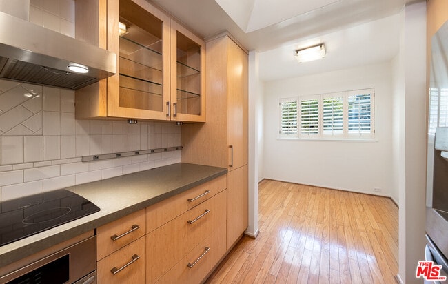 Photo - 2910 Neilson Wy Unidad 308