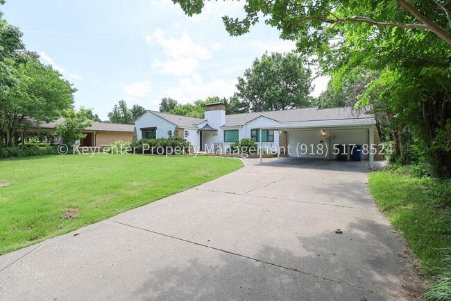 Photo - Beautifully Redone 3 Bedroom House! Available for Immediate Move in!
