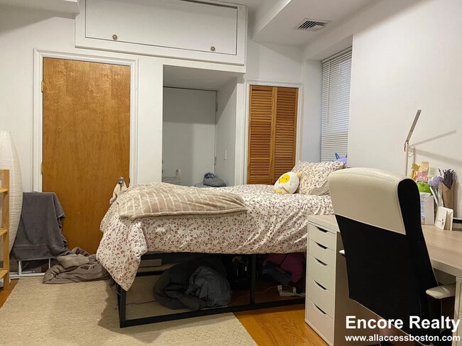 Photo - 64 Louis Prang St Unit 3