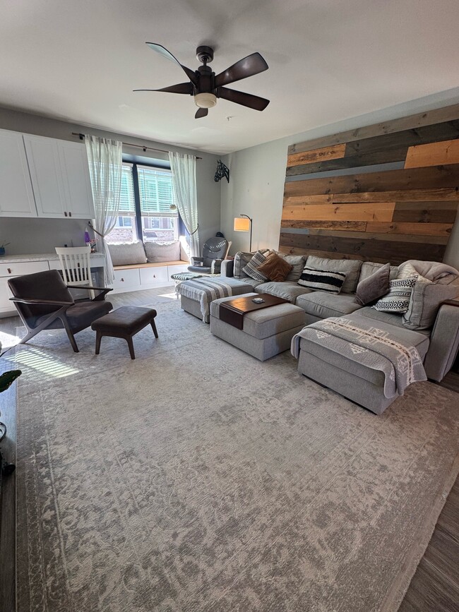 1152 Rosecroft Ln