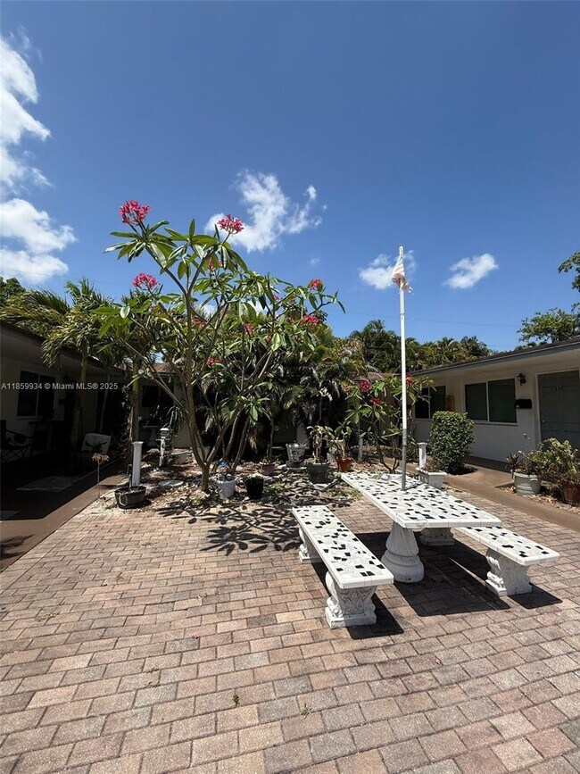 Photo - 335 NW 32nd St Apartamento Unidad 341