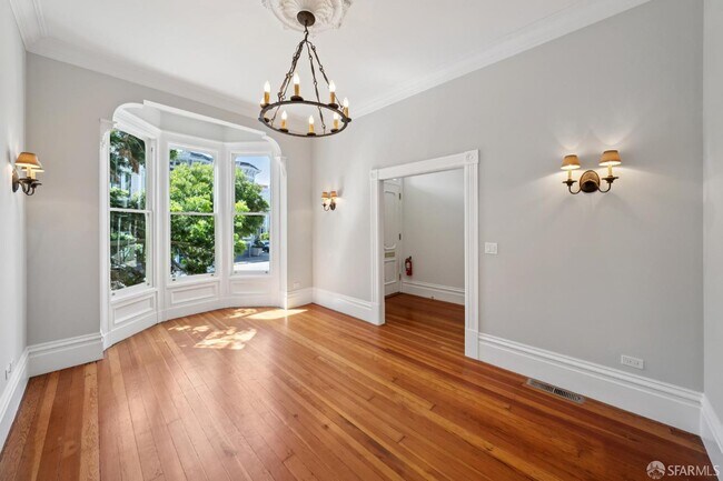 Photo - 2250 Webster St