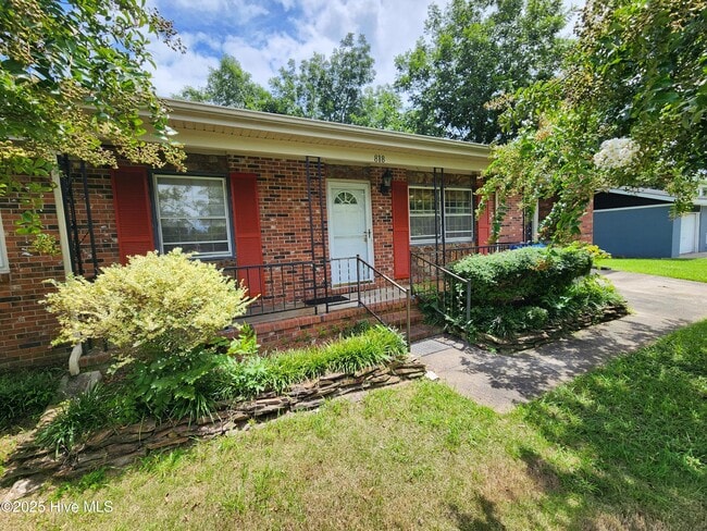 Building Photo - 818 Williams St Rental