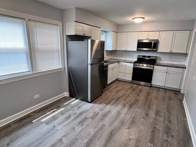 Photo - 6059 W Montrose Ave Unit 1