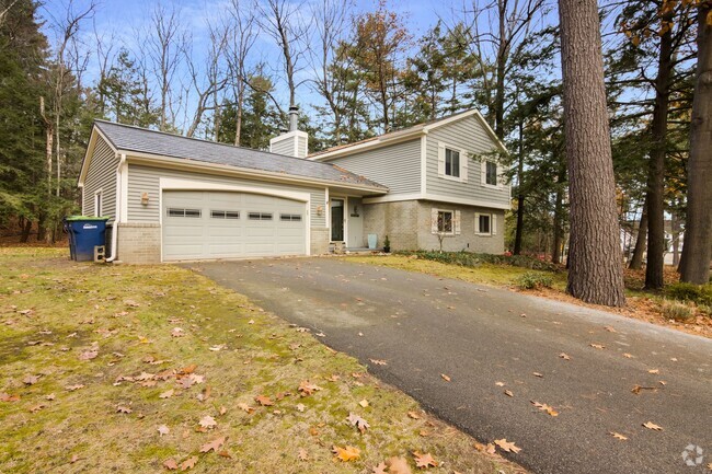 Building Photo - Charming Home at the Base of Old Mission P...