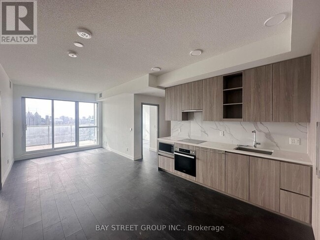 Photo - 27 McMahon Dr Unit 3206