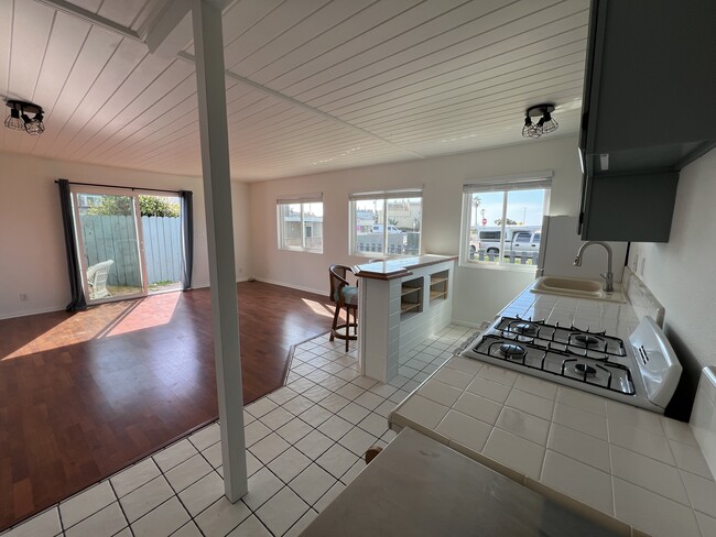 Photo - 232 Santa Monica Dr Unit Lower