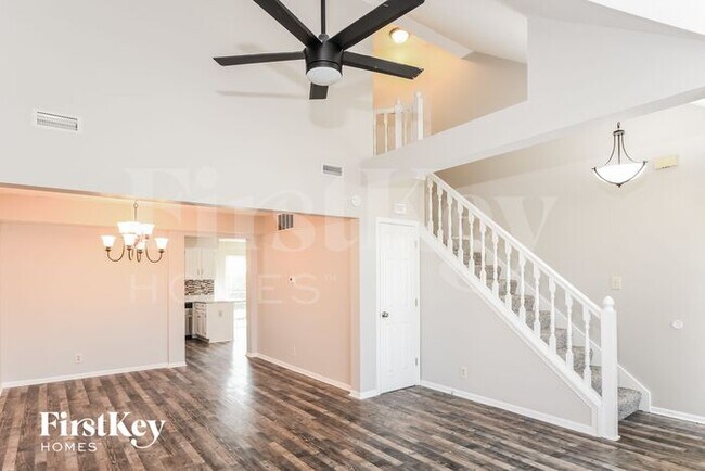 Photo - 7827 Red Sunset Way