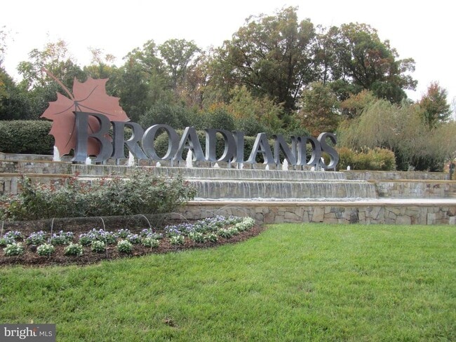 Photo - 22050 Dilworth Square