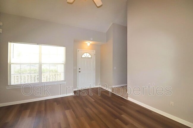 Photo - 294 Hastings Dr