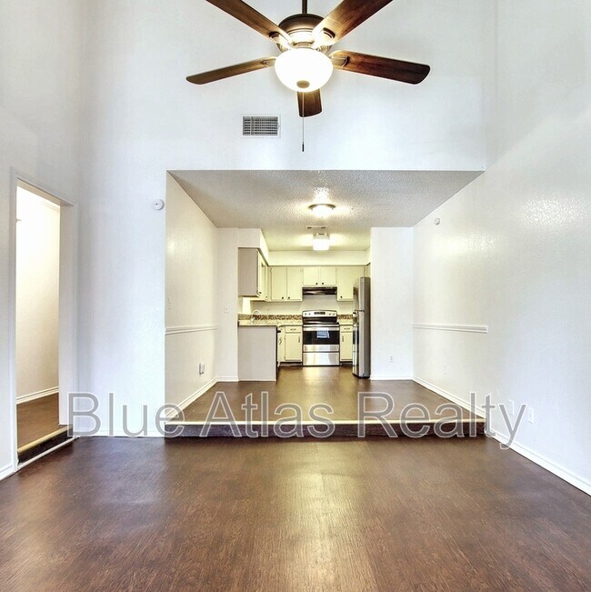 Photo - 916 Hilltop Dr