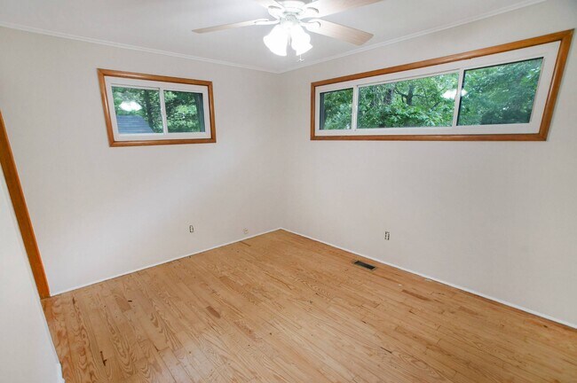 Photo - 114 Lynncliff Rd